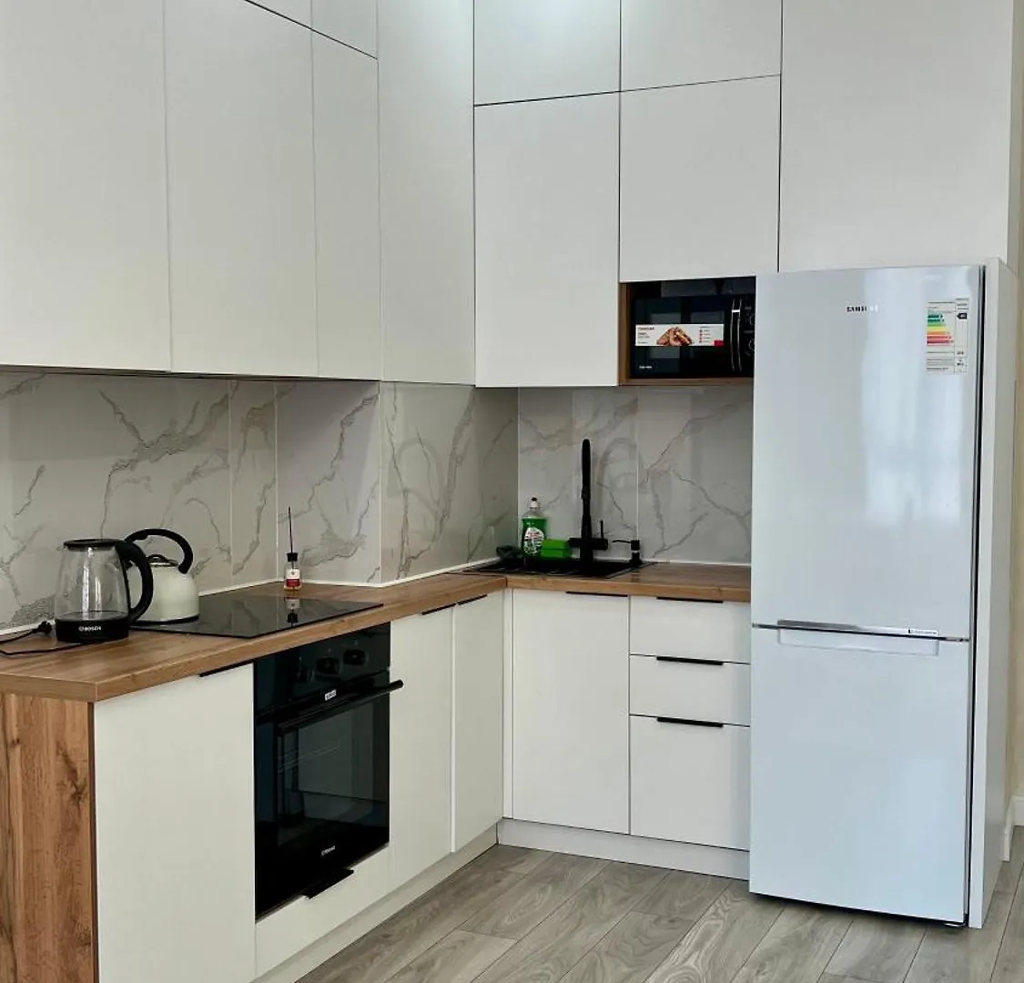 Rc Everest Almaty Apartment